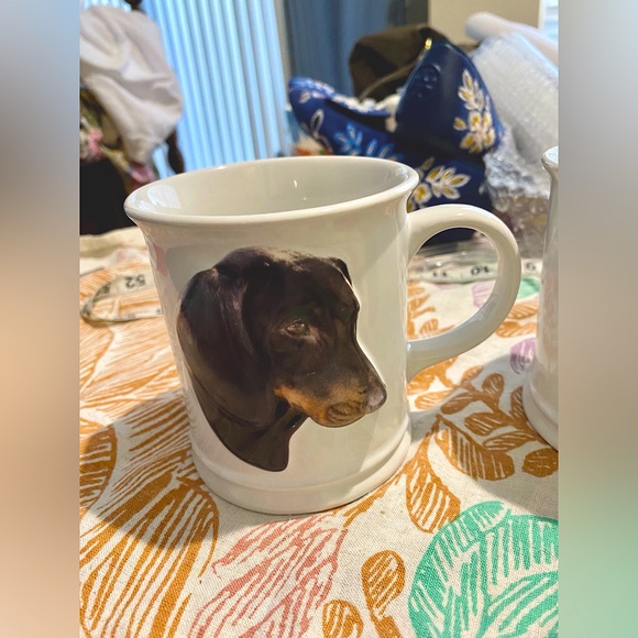 2 Vintage Dachshund Mugs with bas relief ceramic Short Hair Black&Tan Dachshunds - Picture 3 of 12